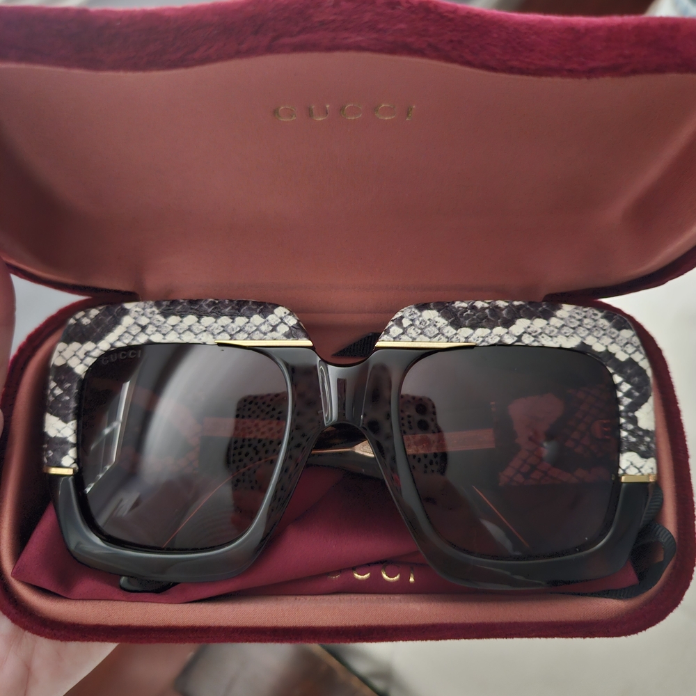 Gucci Snake-Trim Square Sunglasses in Black and White And Tortoise Frame